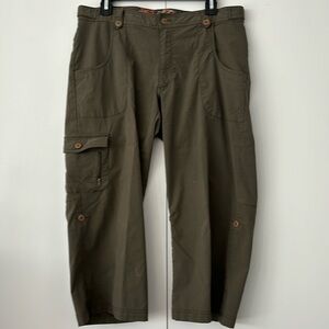 Magellan sportswear olive convertible pants size 10